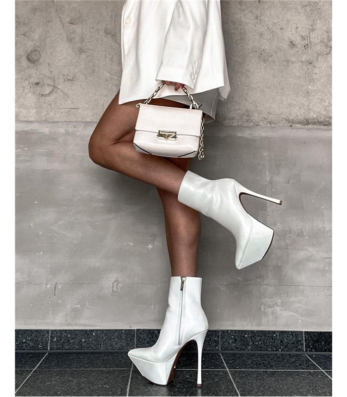 Giaro Delphina Platform Ankle Boots White Matt