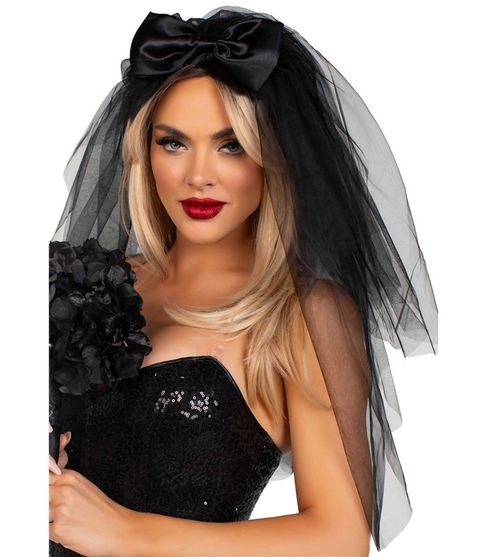 Tiered bridal veil